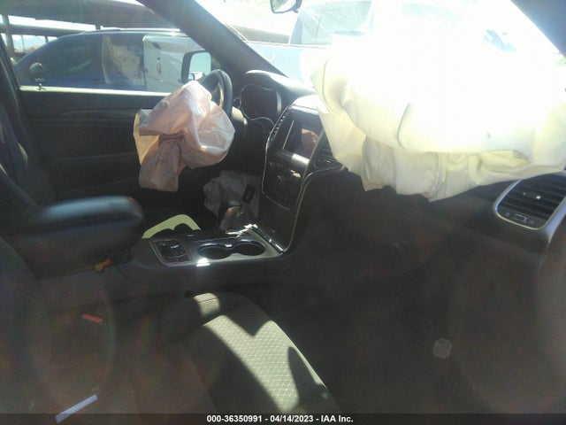 1C4RJFAGXJC348245 Jeep Grand Cherokee Laredo E