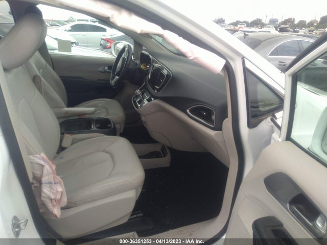 2018 Chrysler Pacifica Hybrid, VIN: 2C4RC1L7XJR175621