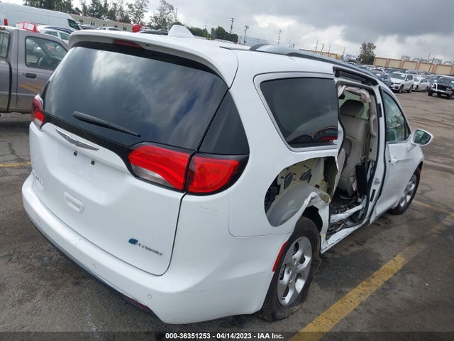 2018 Chrysler Pacifica Hybrid, VIN: 2C4RC1L7XJR175621