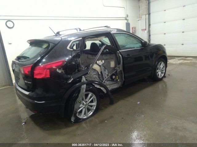 JN1BJ1CR4JW205988 Nissan Rogue Sport Sv