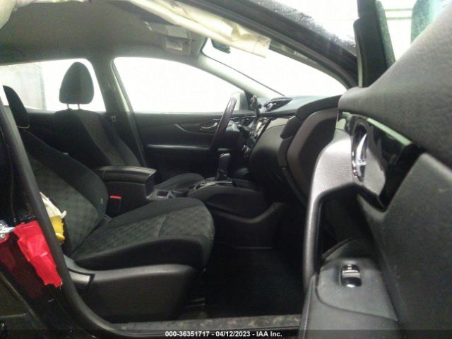 JN1BJ1CR4JW205988 Nissan Rogue Sport Sv