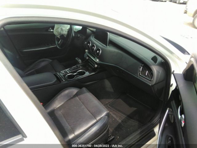 KNAE25LA8K6048988 KIA Stinger Premium