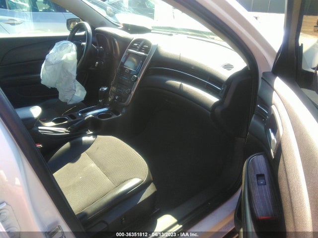 Chevrolet MALIBU 1LT 2015 1G11C5SL2FF145846 Image 5