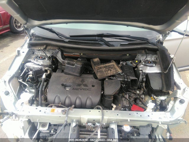 JA4AD2A38KZ006988 Mitsubishi Outlander Es