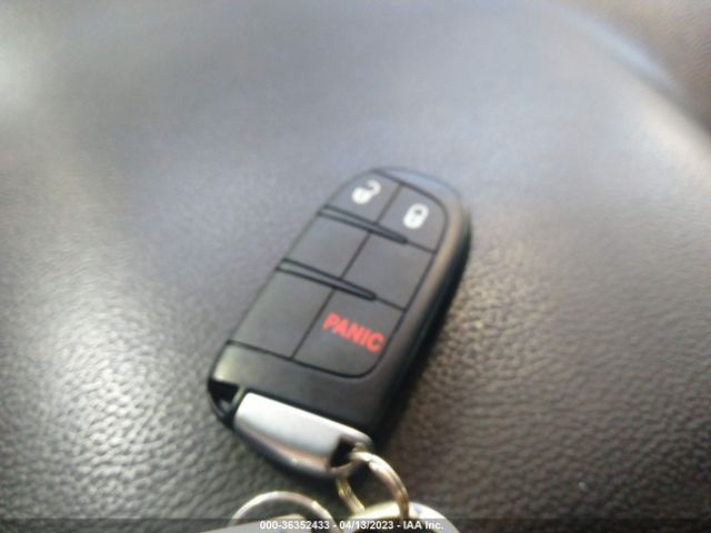 3C4PDDBG2KT838668 Dodge JOURNEY SE