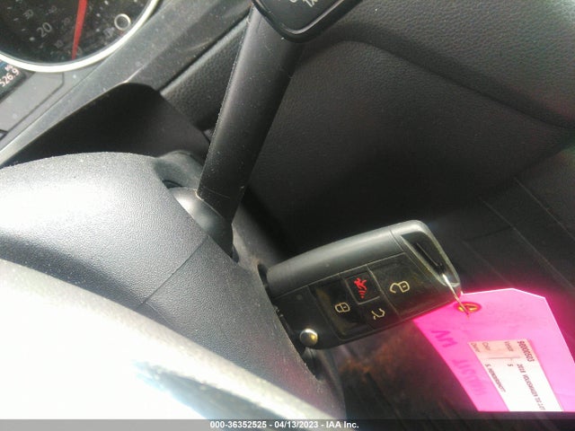 3VV0B7AX6JM098966 Volkswagen TIGUAN S