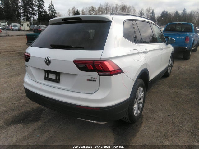 3VV0B7AX6JM098966 Volkswagen TIGUAN S