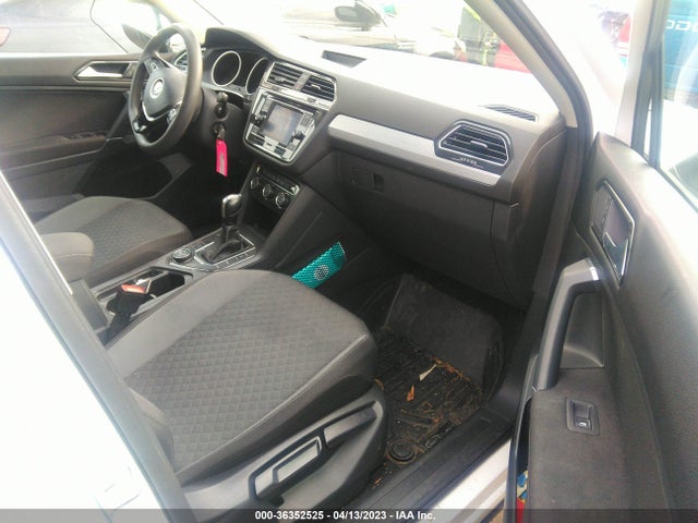 3VV0B7AX6JM098966 Volkswagen TIGUAN S