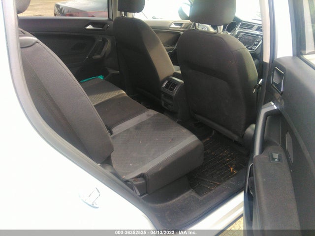 3VV0B7AX6JM098966 Volkswagen TIGUAN S