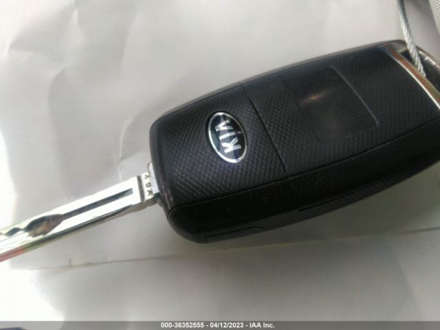 KNDJN2A25G7290755 KIA Soul Base