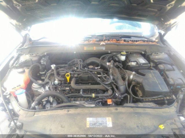 3FA6P0HD1LR143028 Ford FUSION SE