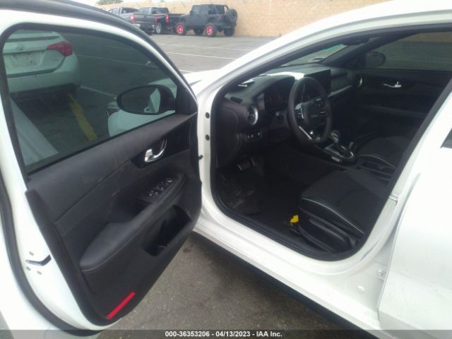 3KPF54AD6PE553676 KIA Forte Gt-line
