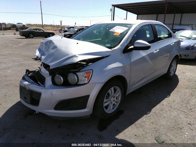 Chevrolet SONIC LT 2015 1G1JC5SH4F4175499 Image 2