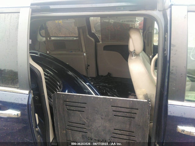 2C7WC1CG4ER460309 Chrysler Town & Country Touring-l