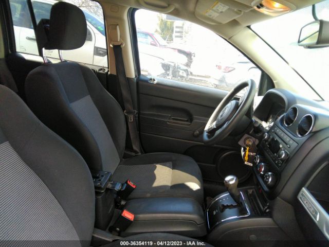 1C4NJCBAXGD604538 Jeep Compass Sport