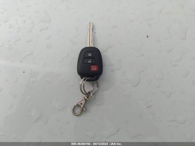 Toyota Prius C One/three/two/four 2014 JTDKDTB37E1079836 Image 11