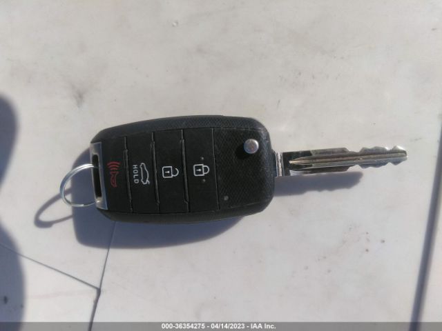 KNAFK4A63G5611861 KIA FORTE LX