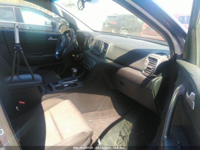 KNDPMCAC8H7111105 KIA Sportage Lx