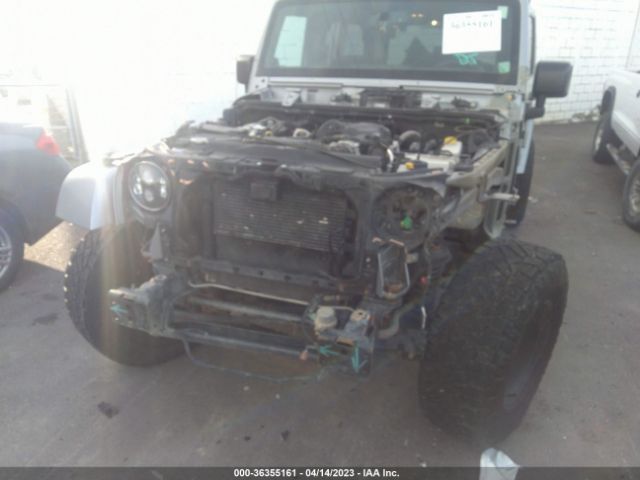 1C4HJWEG2EL287162 Jeep Wrangler Unlimited Sahara