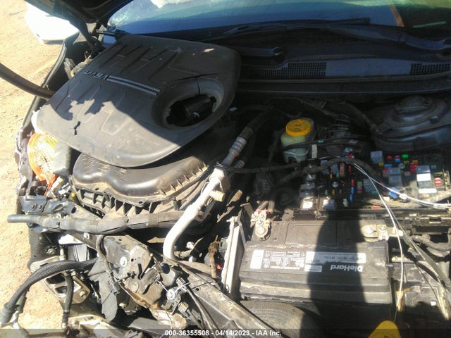 1C3CCCDG0FN636673 Chrysler 200 S