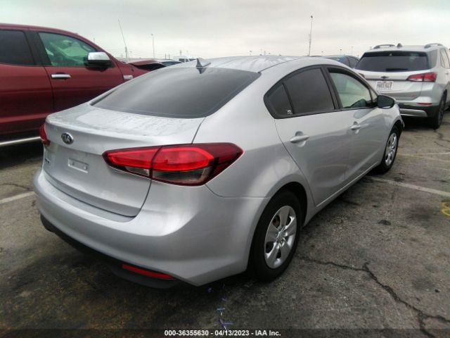 3KPFK4A75JE213333 KIA FORTE LX