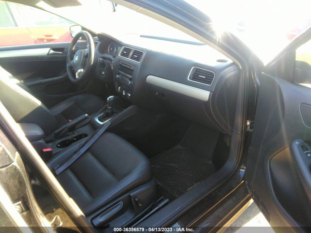 2013 VOLKSWAGEN JETTA SEDAN SE W/CONVENIENCE VIN: 3VWDX7AJ8DM415418