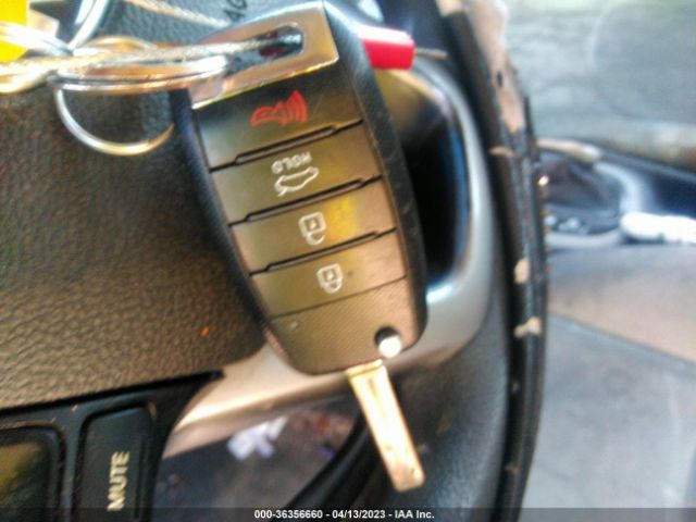 KNADM4A3XE6390998 KIA RIO LX