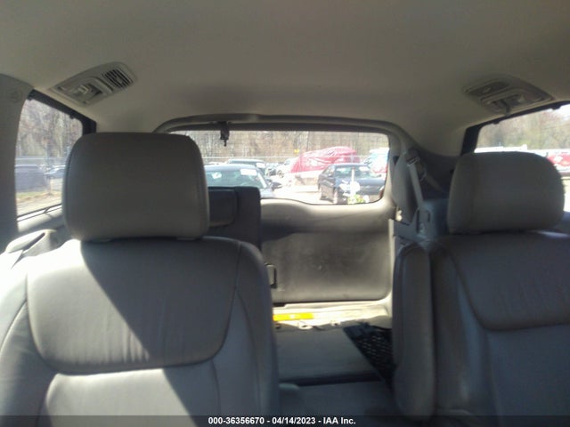 2004 TOYOTA SIENNA XLE VIN: 5TDBA22C14S011813
