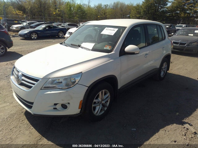 2011 VOLKSWAGEN TIGUAN S VIN: WVGCV7AX1BW513627