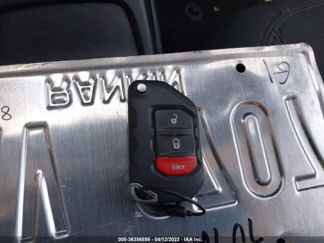 1C4HJXDN7MW582602 Jeep Wrangler Unlimited Sport S