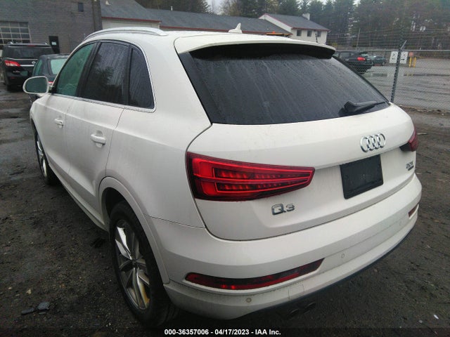 WA1JCCFS7HR007423 Audi Q3 Premium Plus