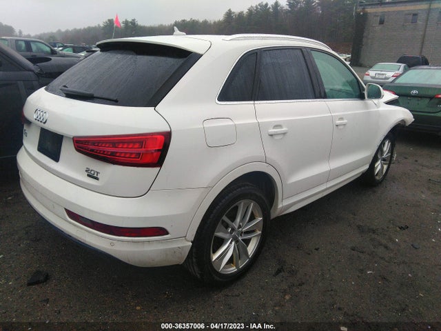 WA1JCCFS7HR007423 Audi Q3 Premium Plus
