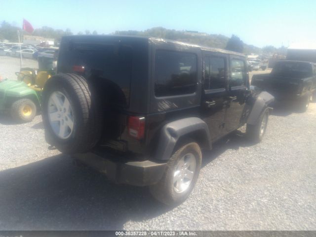 1C4BJWDG3HL580967 Jeep Wrangler Unlimited Sport