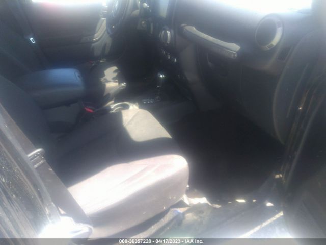 1C4BJWDG3HL580967 Jeep Wrangler Unlimited Sport