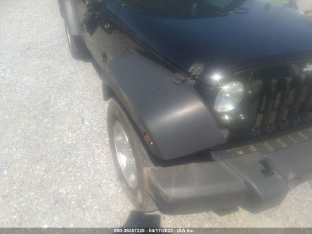 1C4BJWDG3HL580967 Jeep Wrangler Unlimited Sport
