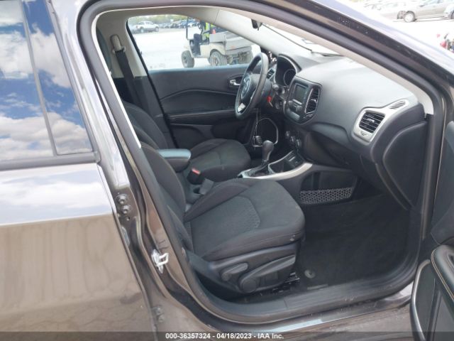 3C4NJCAB1JT182526 Jeep Compass Sport