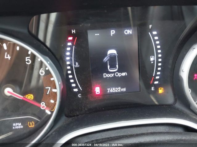 3C4NJCAB1JT182526 Jeep Compass Sport