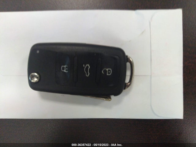 2011 VOLKSWAGEN JETTA SEDAN SE VIN: 3VWDX7AJXBM379969