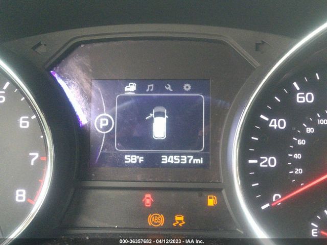 KNDMB5C16H6338332 KIA SEDONA LX