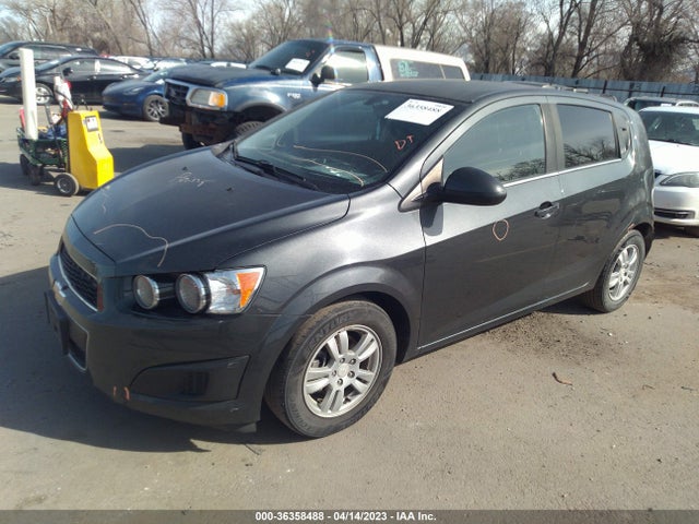 Chevrolet SONIC LT 2016 1G1JC6SH3G4111252 Image 2