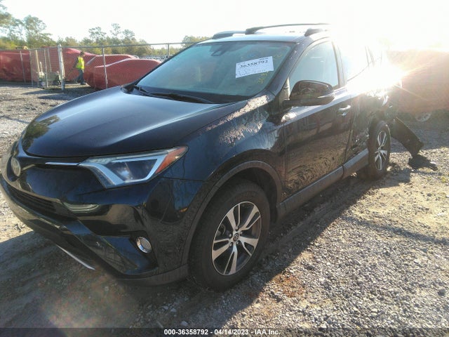 Toyota Rav4 Xle 2017 JTMWFREV8HJ105862 Image 2