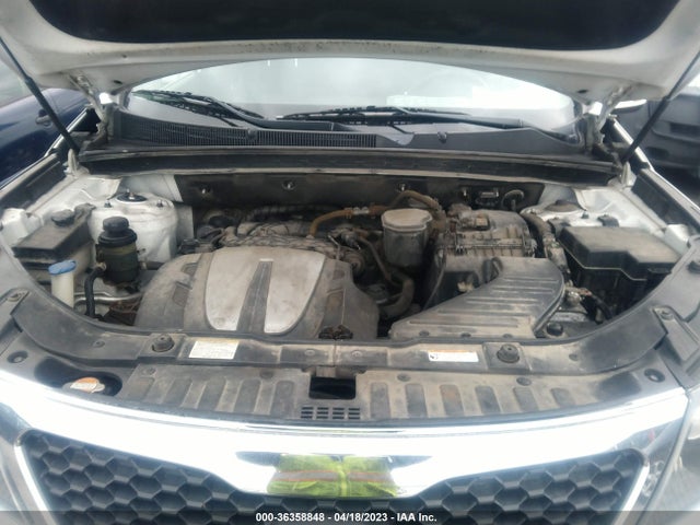 2013 KIA SORENTO LX VIN: 5XYKT4A20DG335895