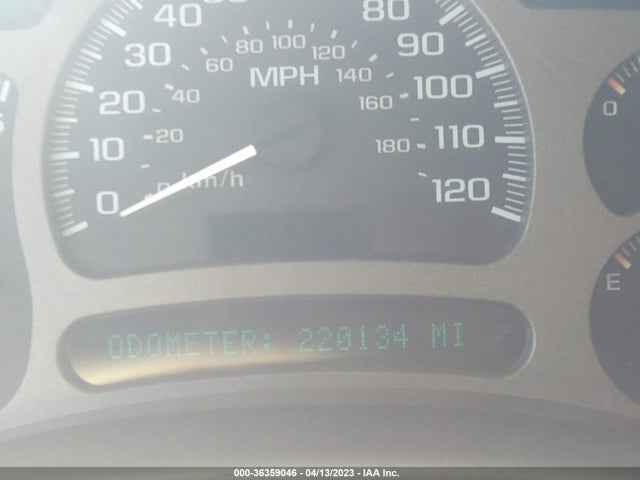 2004 GMC YUKON DENALI VIN: 1GKEK63U44J158802