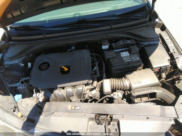 2019 HYUNDAI ELANTRA SE VIN: 5NPD74LF5KH454108