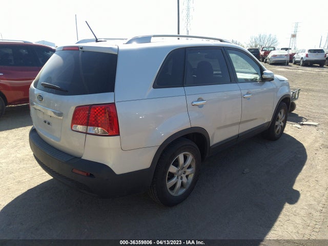 2013 KIA SORENTO LX VIN: 5XYKT3A64DG379931