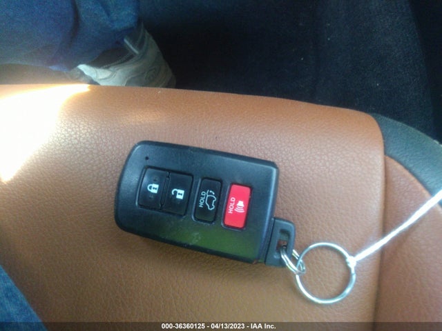 2016 TOYOTA RAV4 HYBRID LIMITED VIN: JTMDJREV5GD029617
