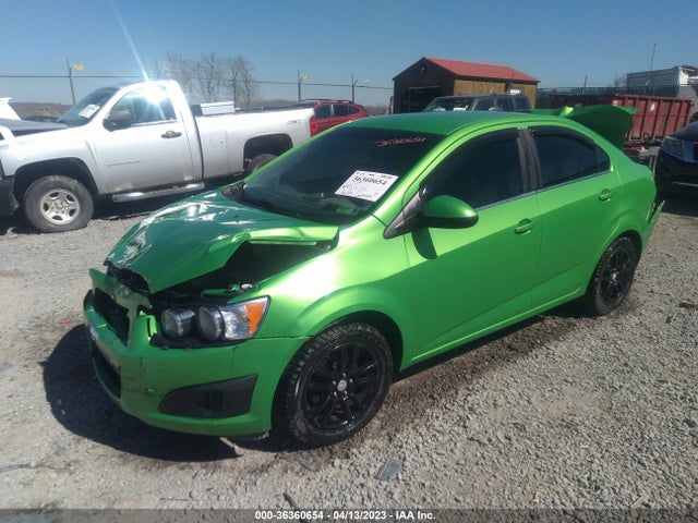 Chevrolet SONIC LT 2015 1G1JD5SH1F4116634 Image 2