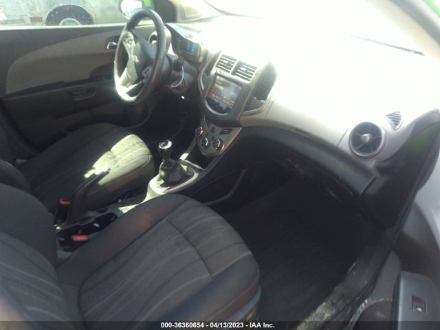 Chevrolet SONIC LT 2015 1G1JD5SH1F4116634 Image 5