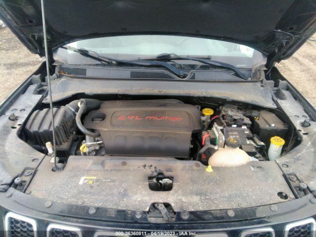 3C4NJDBB6JT185152 Jeep Compass Latitude