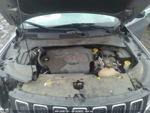 3C4NJCAB1JT411450 Jeep Compass Sport
